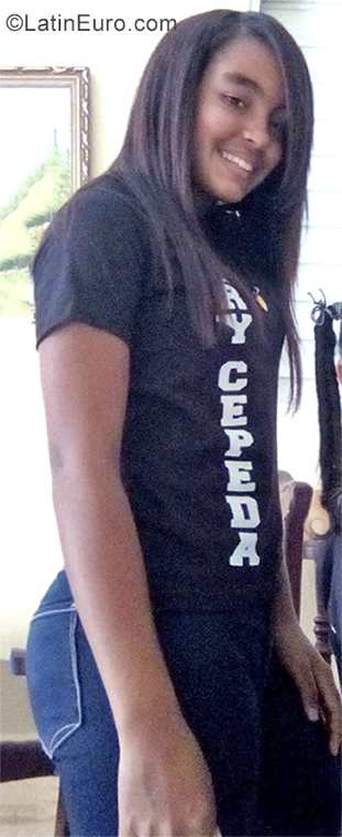 Date this stunning Dominican Republic girl Ariany from San Francisco De Macoris DO35605