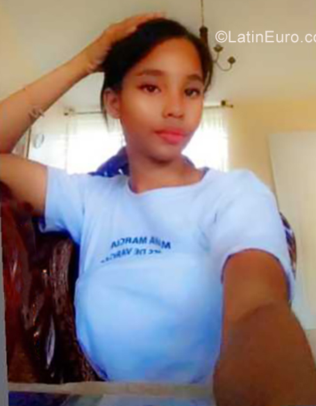 Date this gorgeous Dominican Republic girl Gelnelyis from Santo Domingo Este DO35629