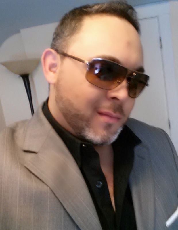 Date this happy United States man Bank from Pawtucket US20226