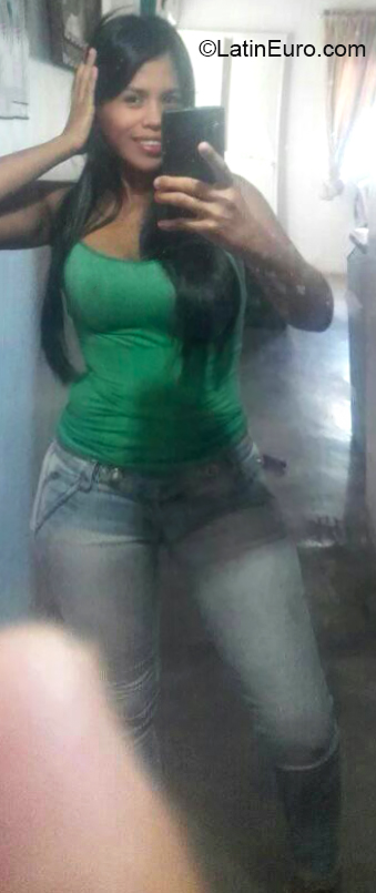 Date this foxy Venezuela girl Orlenyis from Coro VE2616