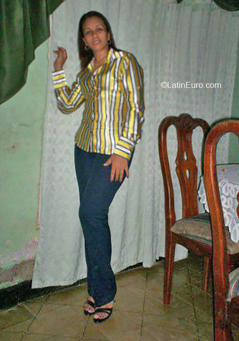 Date this delightful Colombia girl Ruby from Barranquilla CO25921