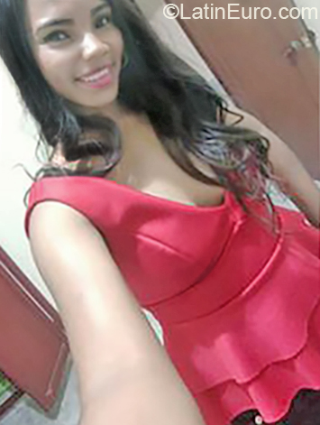 Date this stunning Colombia girl Katerine from Cali CO25929