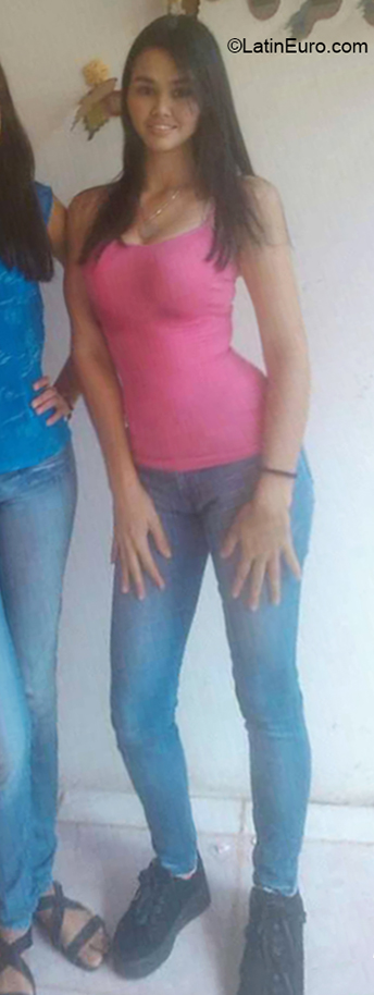 Date this georgeous Venezuela girl Theiria from Carupano VE2631