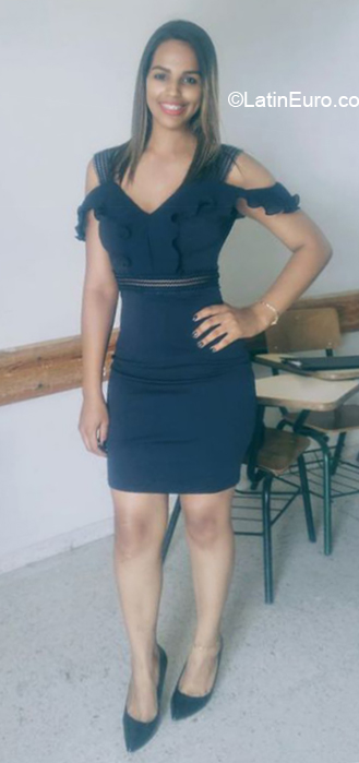Date this attractive Dominican Republic girl Coral from San Francisco De Macoris DO35768