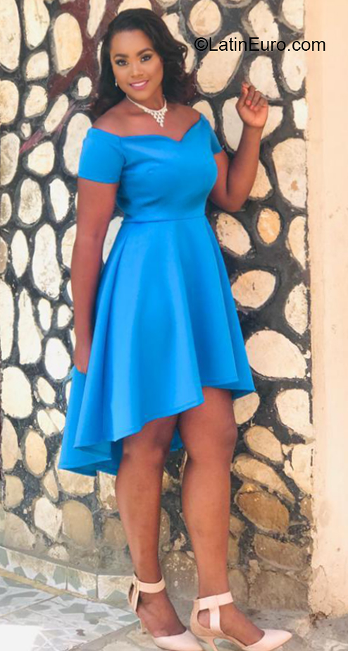 Date this attractive Colombia girl Johanny from San Cristobal CO25938