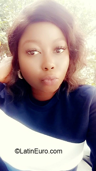 Date this tall Cameroon girl Garence from Douala CM275