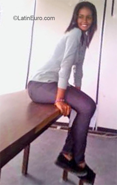Date this sensual Venezuela girl Stefanie from Maturin VE2667
