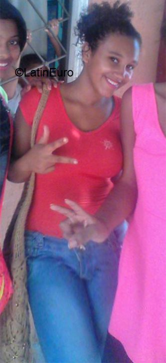 Date this foxy Colombia girl Yuli from Chimichagua CO25986