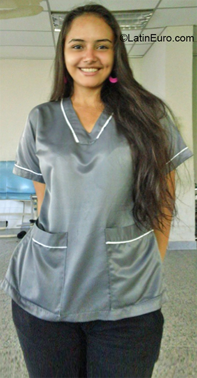 Date this happy Venezuela girl Nicar from San Fernando VE2694