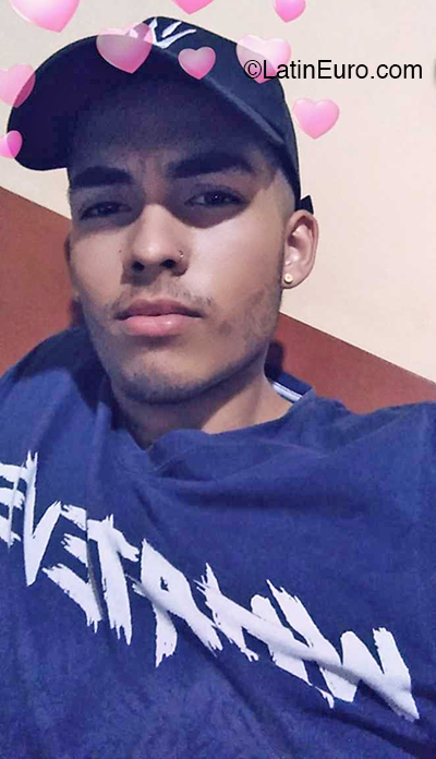Date this beautiful Colombia man Jhonatan from Pereira CO26052