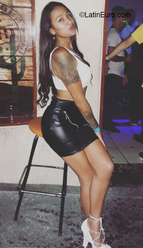 Date this voluptuous Colombia girl Stefany from Manizales CO26056