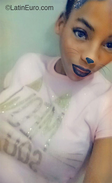 Date this gorgeous Dominican Republic girl Ruth from Santo Domingo DO36087