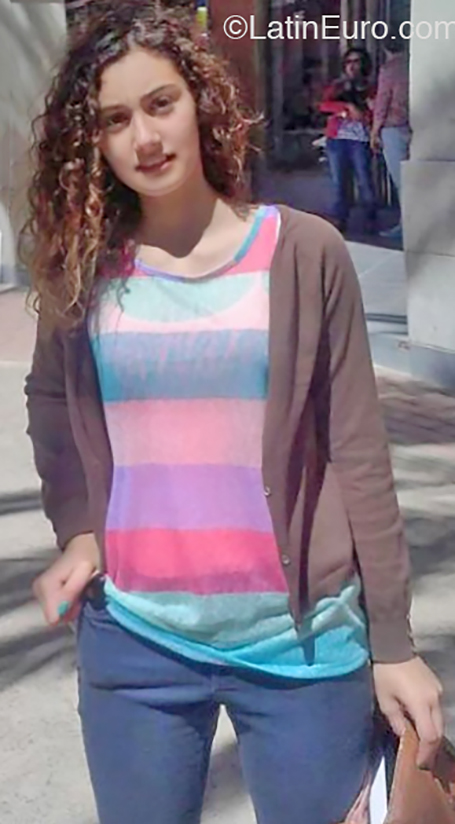 Date this hot Argentina girl Victorina from Bueno Aires AR240