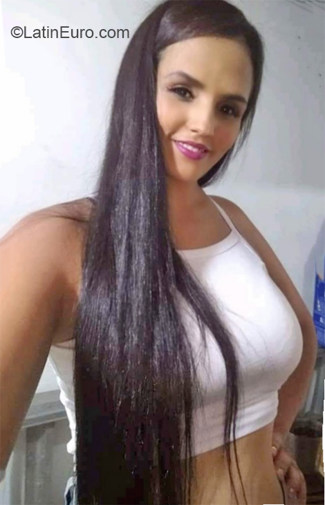 Date this gorgeous Colombia girl Evelyn from Medellin CO26078