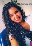 attractive Colombia girl Daniela from Armenia CO26130