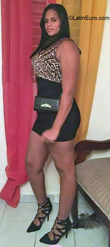 Date this sensual Dominican Republic girl Melissa from Santo Domingo DO36218