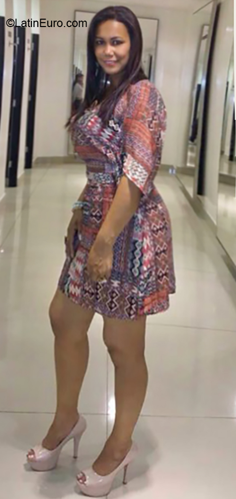 Date this sultry Colombia girl Diana from Cali CO26183