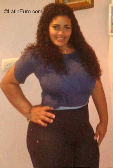 Date this happy Venezuela girl Nati from Venezuela VE2748