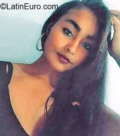 Date this attractive Brazil girl Welen from Belo Horizonte BR10942