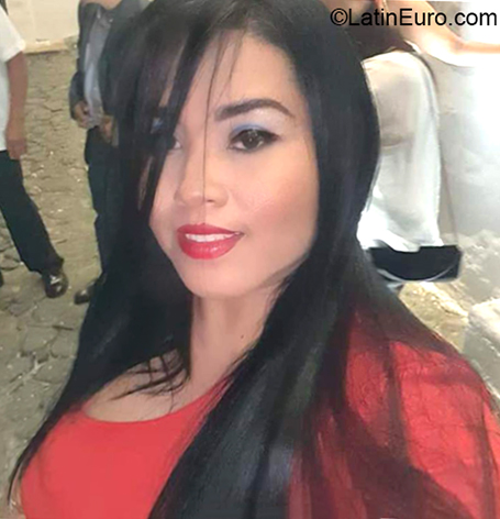 Date this hard body Colombia girl Claudia lorena from Cali CO26223