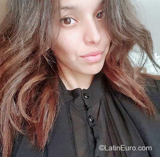 Date this pretty Argentina girl Carolina from Buenos Aires AR256