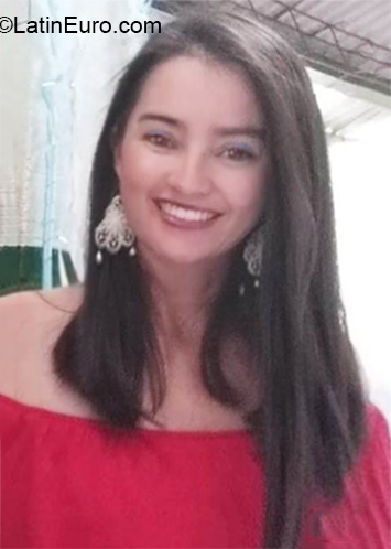 Date this georgeous Colombia girl Daniela from Pitalito CO26672