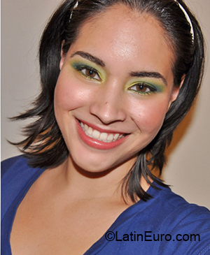 Date this young Colombia girl Paulina from Barranquilla CO27547