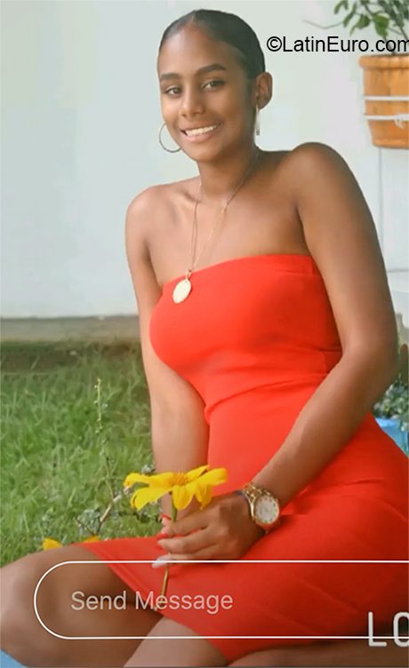 Date this funny Dominican Republic girl Scarlin from Santiago DO36565