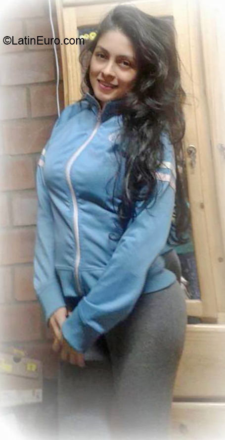 Date this delightful Peru girl Berta from Lima PE1459