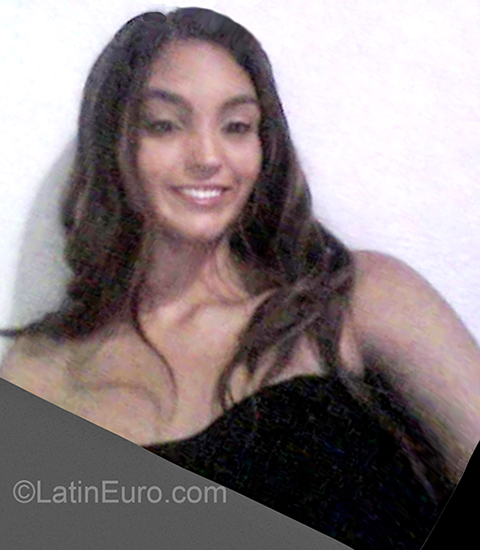 Date this attractive Venezuela girl Sofia from Caracas VE2807