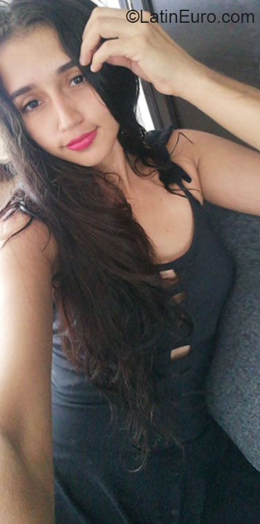 Date this foxy Colombia girl Marcela from Cucuta CO26327