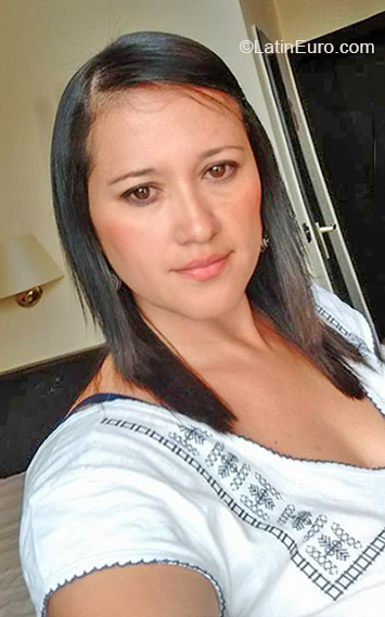 Date this tall Colombia girl Alejandra from Medellín CO26333