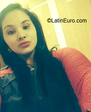Date this gorgeous Venezuela girl Andreina from Venezuela VE2817