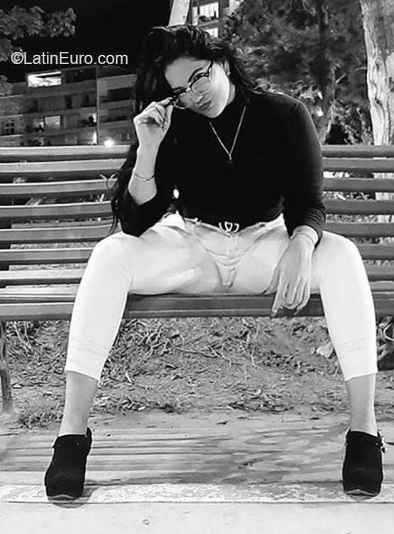 Date this hot Peru girl Kemberli from Lima PE1463