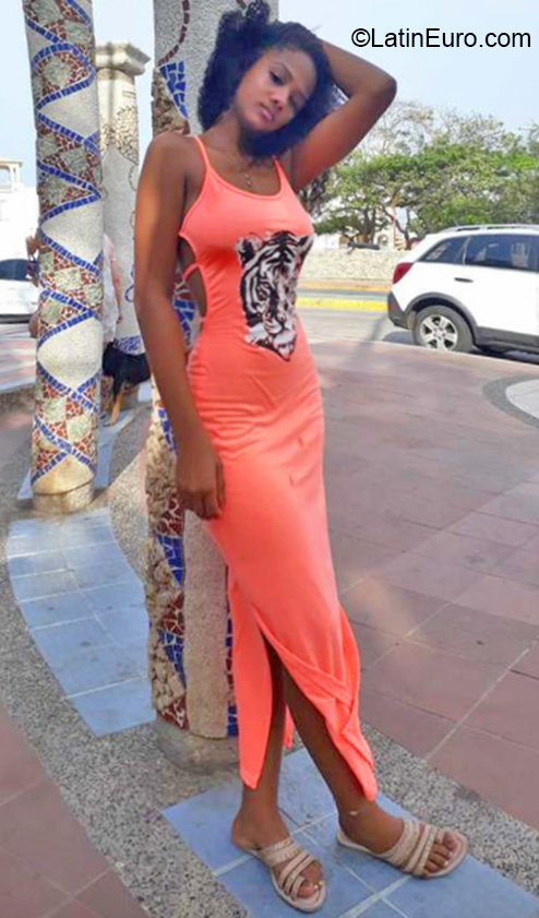 Date this charming Colombia girl Wendy from La Guajira CO26371