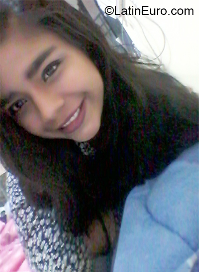 Date this attractive Peru girl Meriam from Chiclayo PE1464