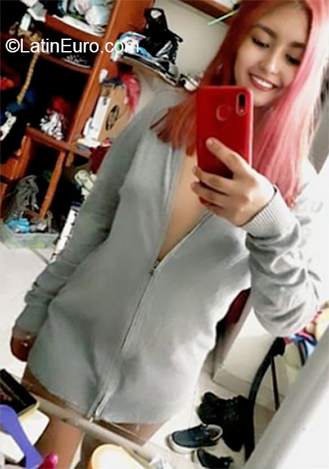 Date this georgeous Colombia girl Johana from Ibaque CO26410