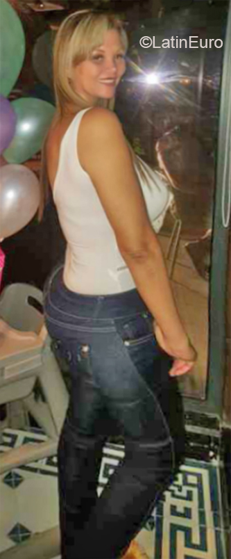 Date this fun Colombia girl Laura from Cartagena CO26411
