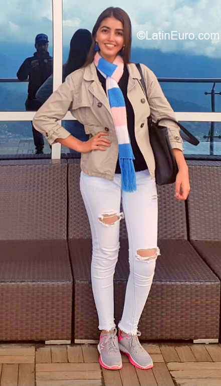 Date this hard body Venezuela girl Andrea from San Cristobal VE2857