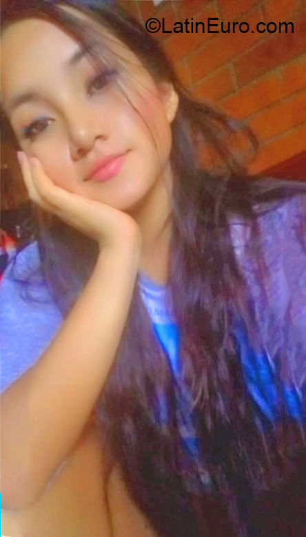 Date this pretty Ecuador girl Isabela from Puyo EC410