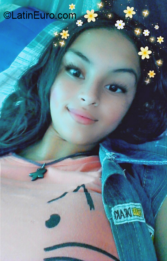 Date this hard body Colombia girl Kata from Bogota CO26457