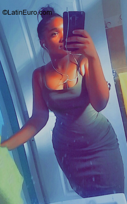 Date this gorgeous Dominican Republic girl Orlanis from Santo Domingo DO36895