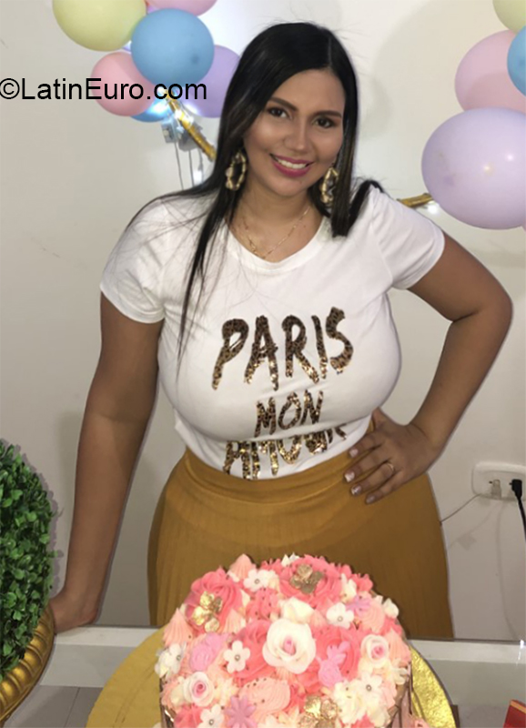 Date this good-looking Colombia girl Estefany from Santa Marta CO26472