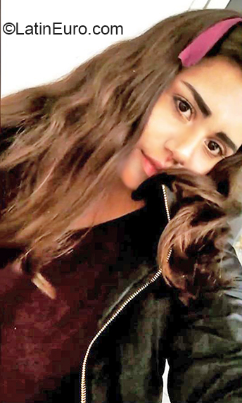 Date this good-looking Mexico girl Paulina from Celaya MX1738