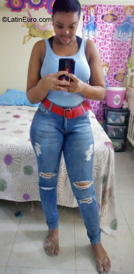 Date this lovely Dominican Republic girl Lisbeth from Santiago DO36915