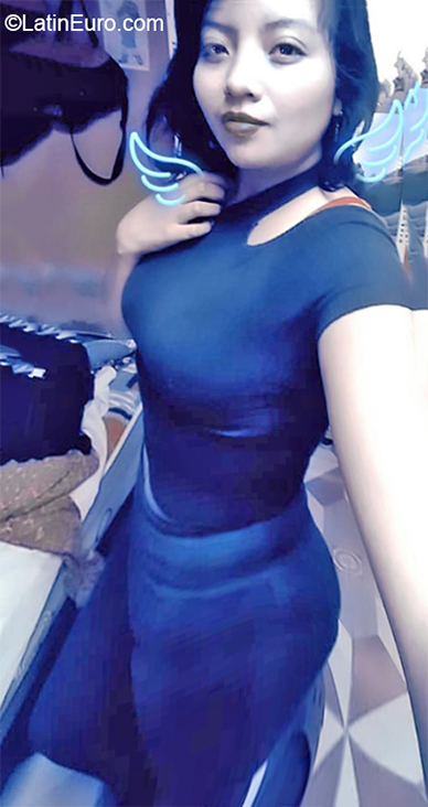 Date this sensual Ecuador girl Andrea from Quito EC402