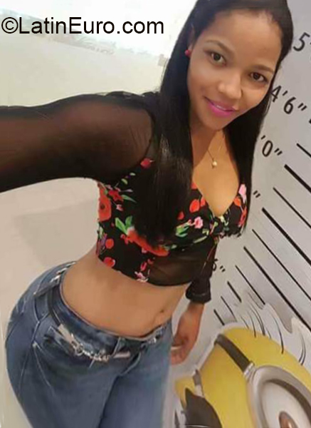 Date this passionate Dominican Republic girl Alba from Puerto Plata DO36962