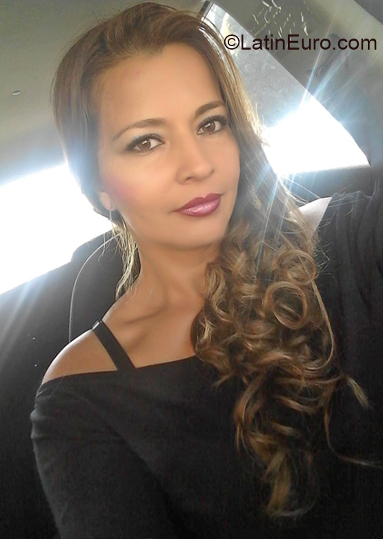 Date this georgeous Colombia girl Andrea from Bogota CO26511