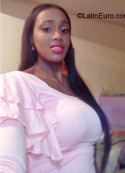 Date this pretty Colombia girl Flaka from Cali CO26528