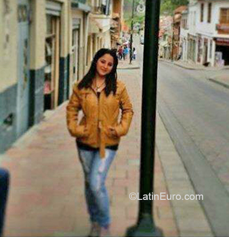 Date this lovely Ecuador girl Gigi from Guayaquil EC417